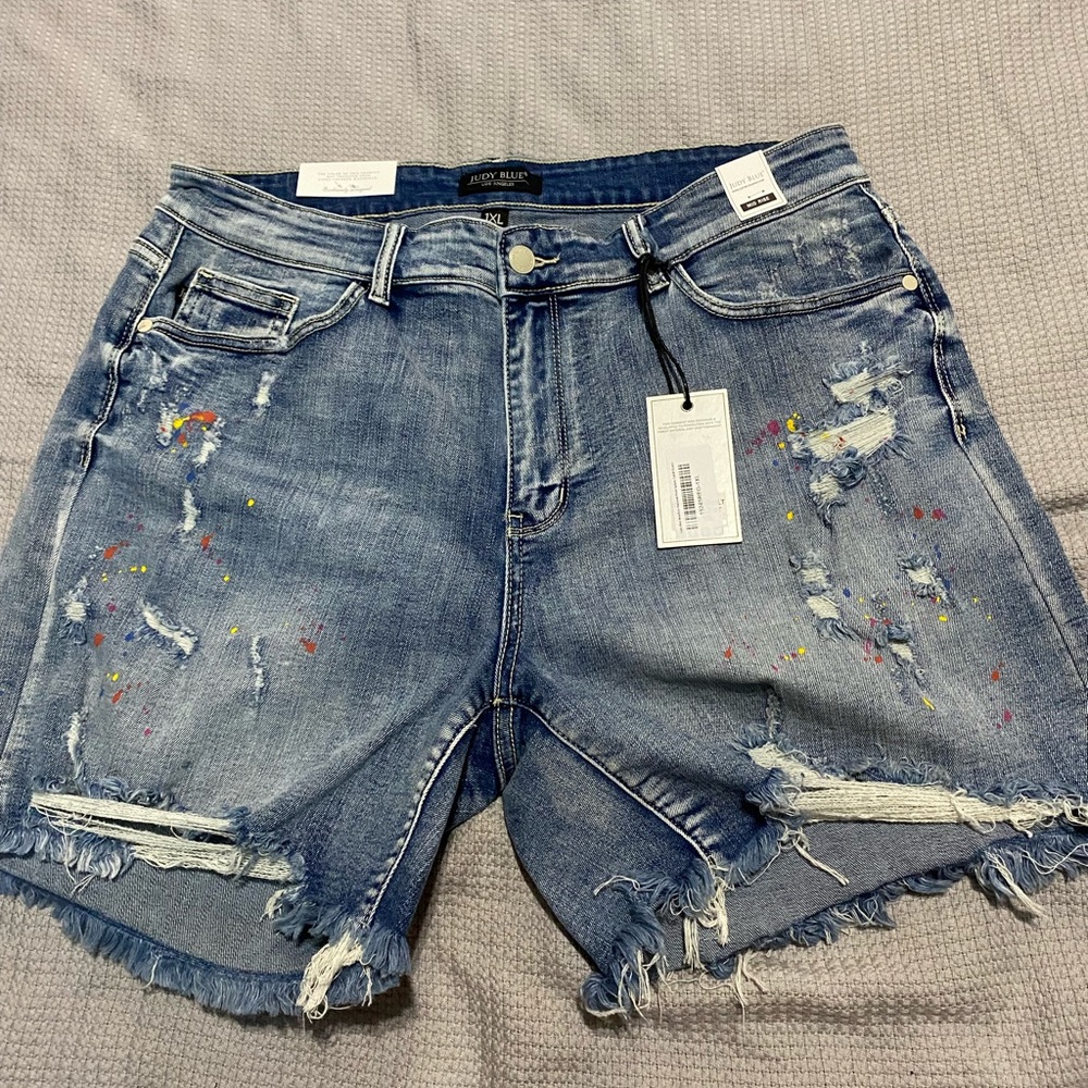 Judy Blue MidRise Rainbow Paint Splash Cutoff Shorts 1XL NWT